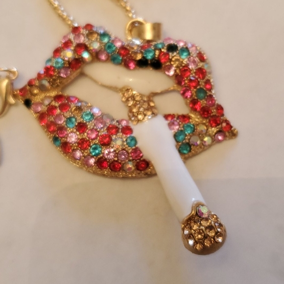 Betsey Johnson lipstick - Picture 2 of 7